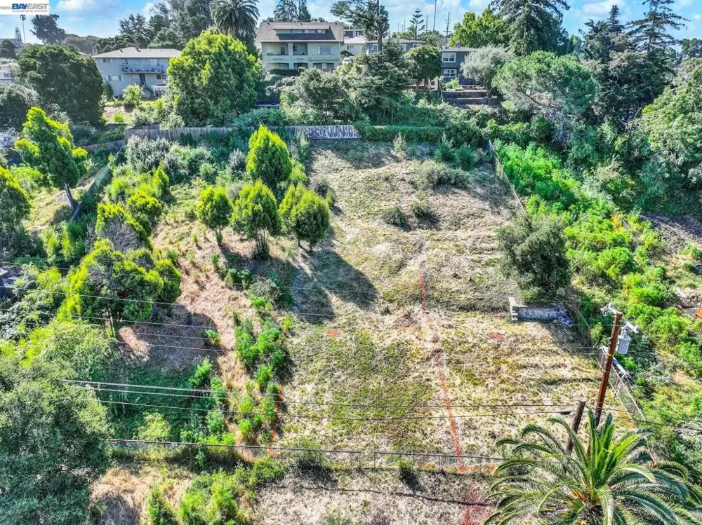 3144 Courtland Oakland, CA 94619