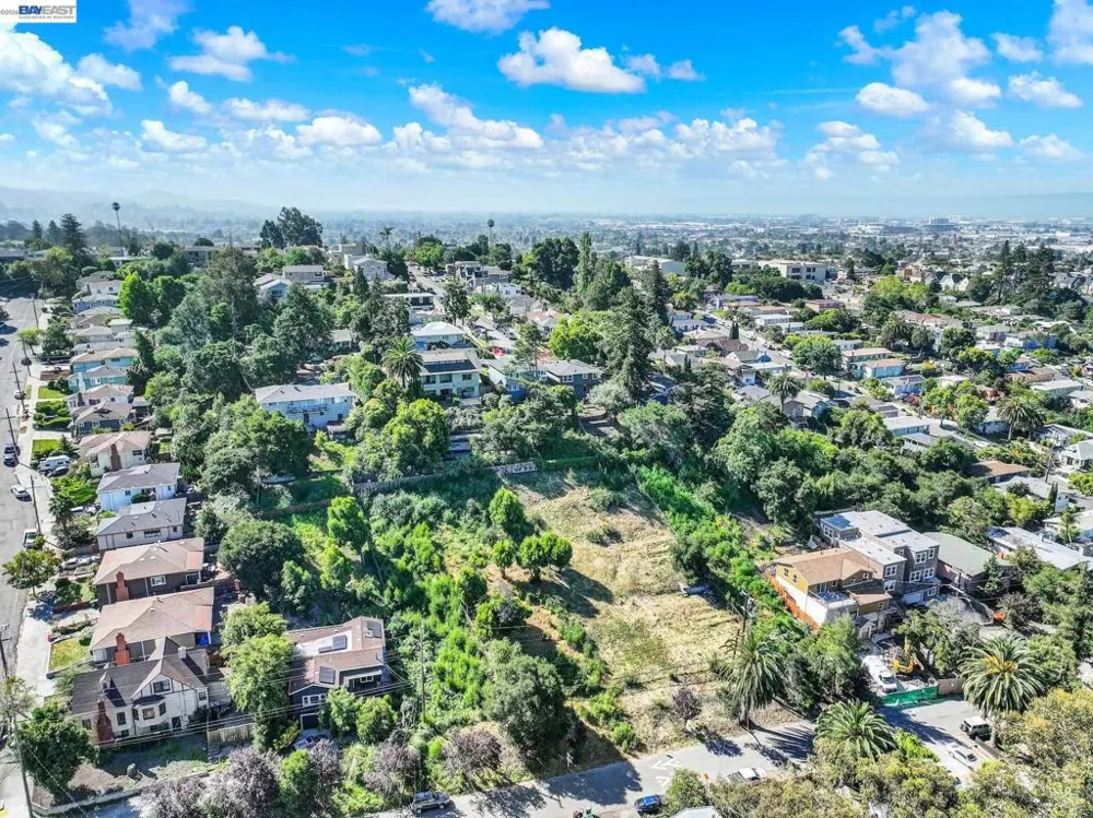 3144 Courtland Oakland, CA 94619