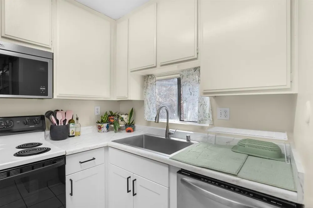 7940 University Avenue #22 La Mesa, CA 91942