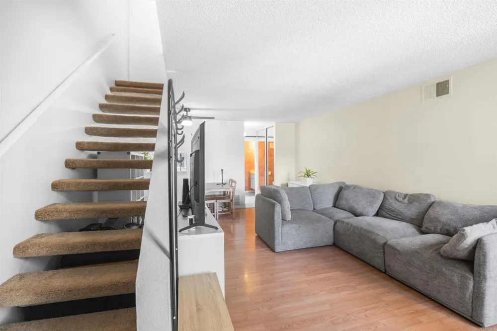 7940 University Avenue #22 La Mesa, CA 91942