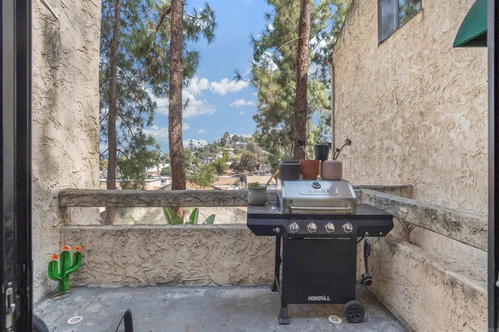 7940 University Avenue #22 La Mesa, CA 91942