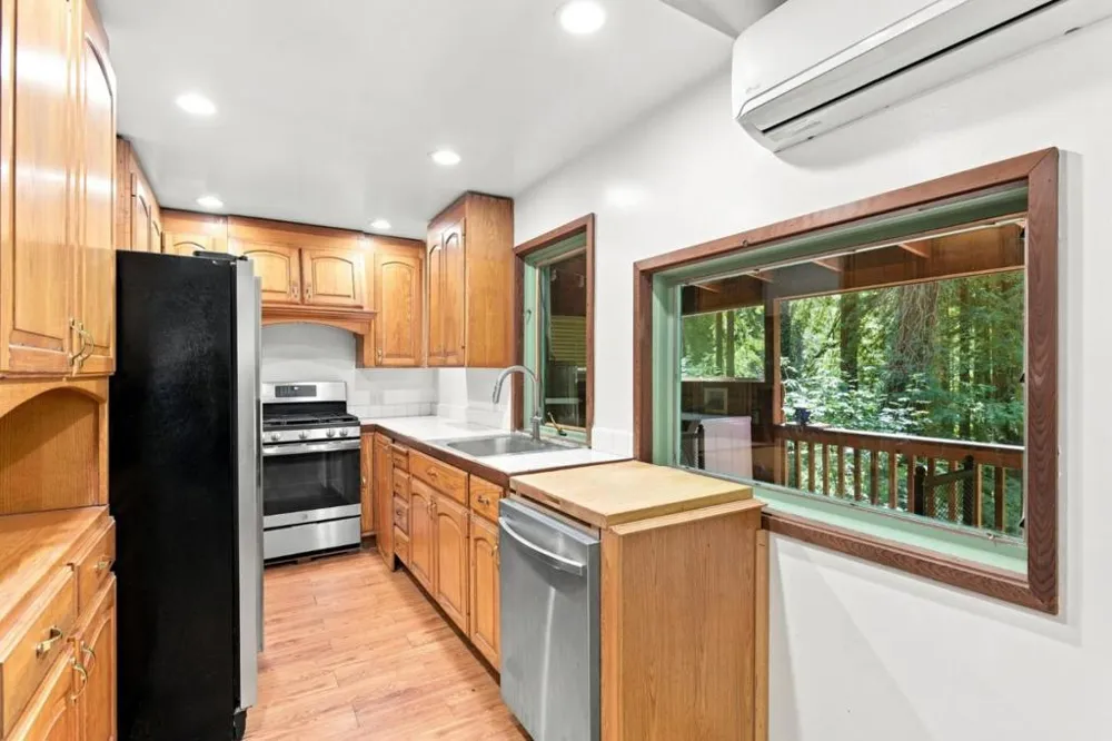 5 Pope Road La Honda, CA 94020