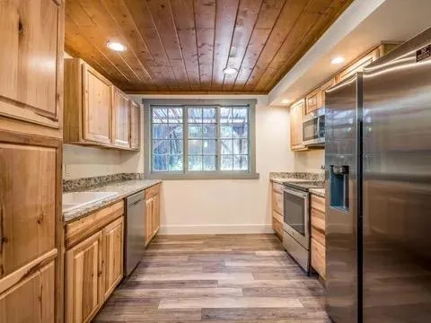 5 Pope Road La Honda, CA 94020