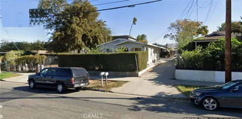 4422 Victoria Avenue