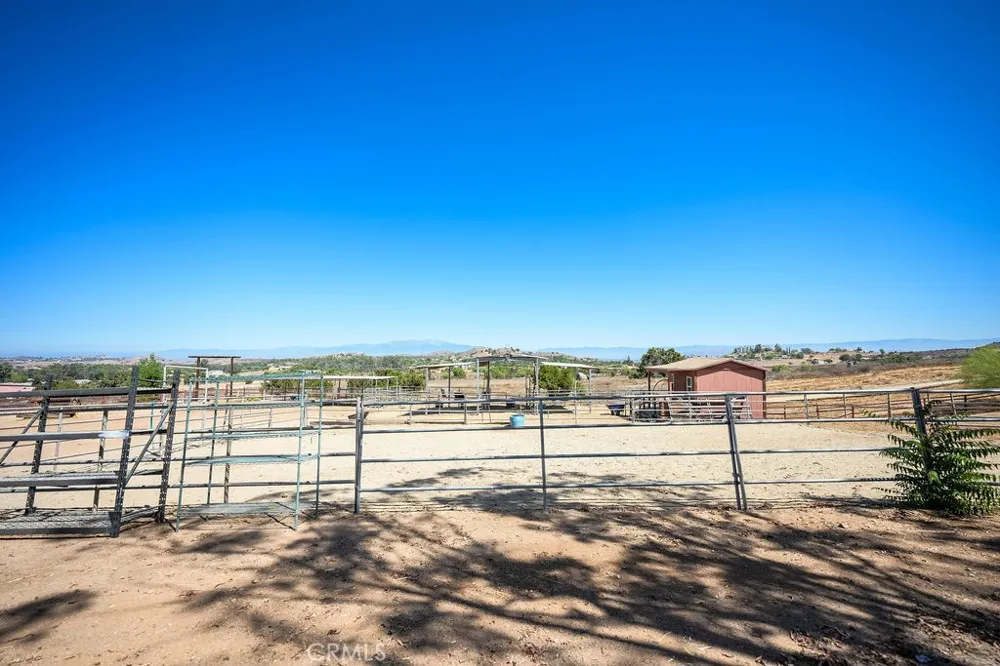 19217 Idaleona Perris, CA 92570