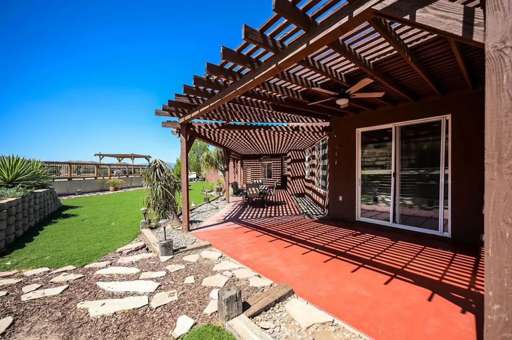 19217 Idaleona Perris, CA 92570