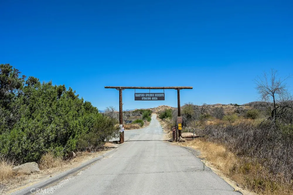 19217 Idaleona Perris, CA 92570