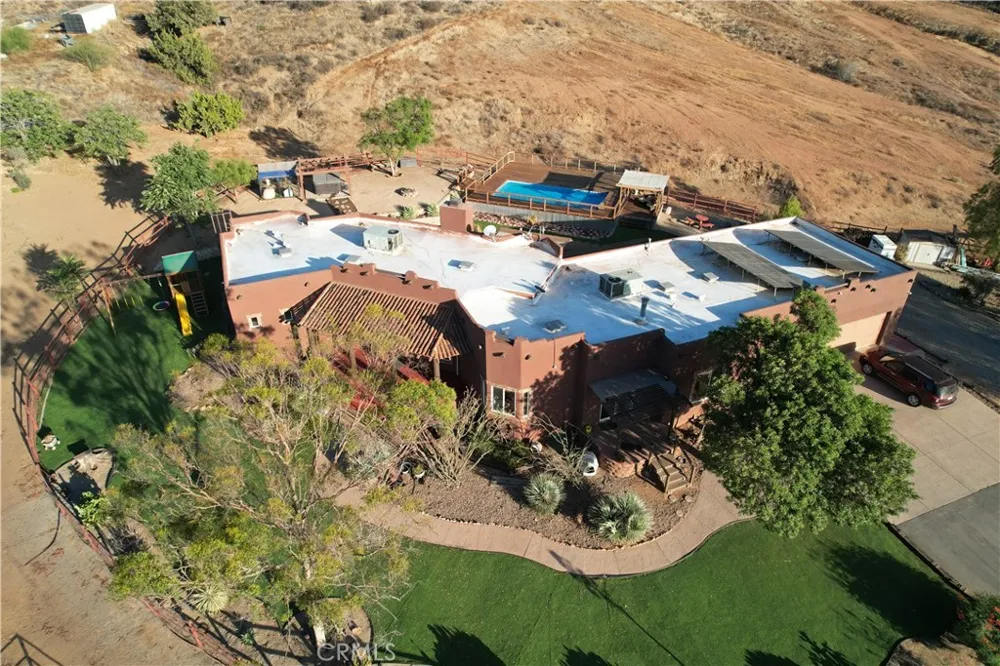 19217 Idaleona Perris, CA 92570