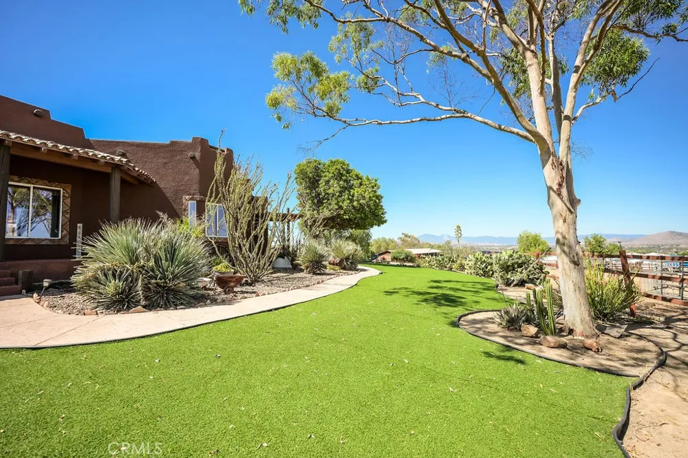 19217 Idaleona Perris, CA 92570