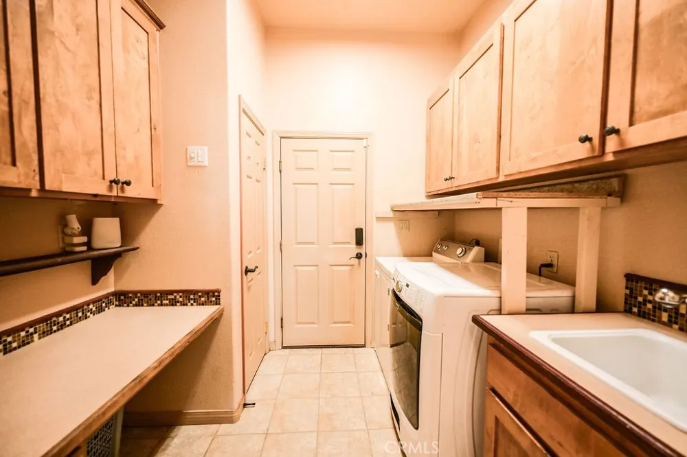 19217 Idaleona Perris, CA 92570