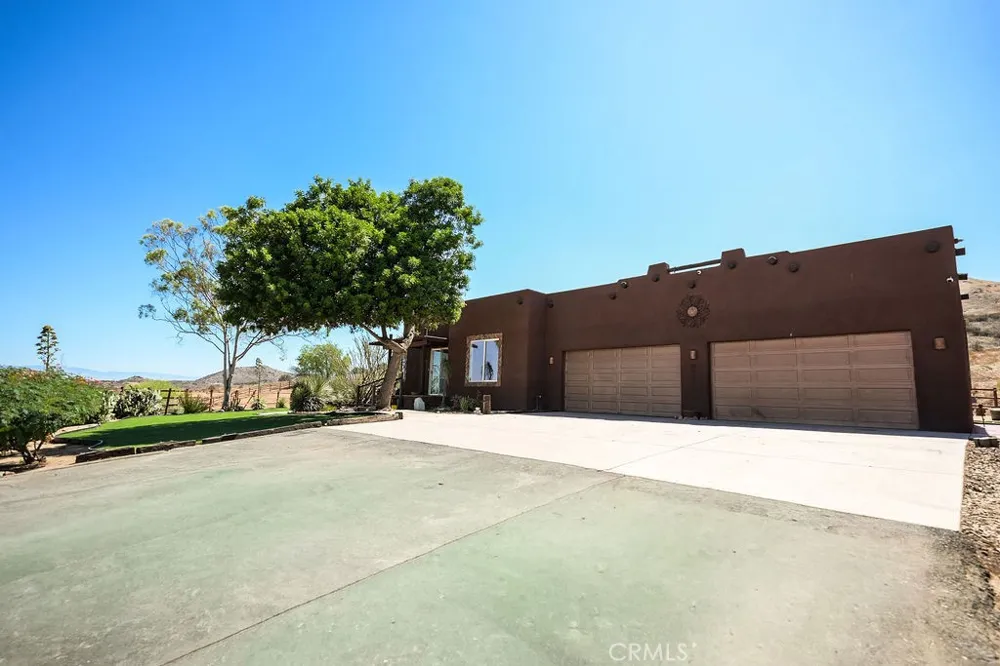 19217 Idaleona Perris, CA 92570
