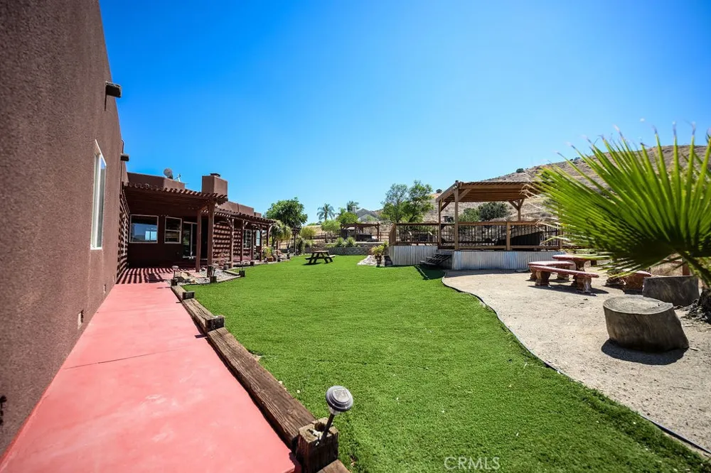 19217 Idaleona Perris, CA 92570