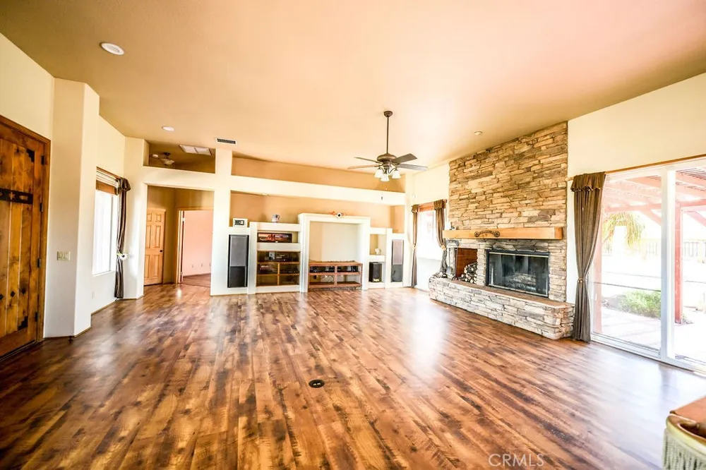 19217 Idaleona Perris, CA 92570