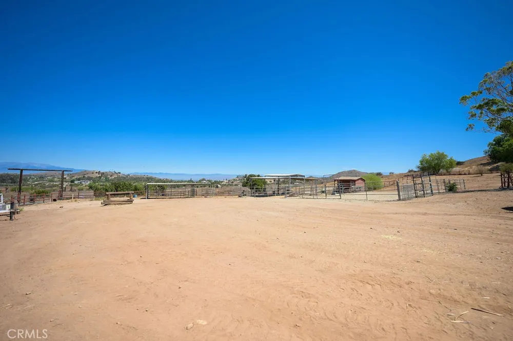 19217 Idaleona Perris, CA 92570
