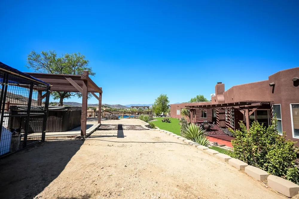 19217 Idaleona Perris, CA 92570