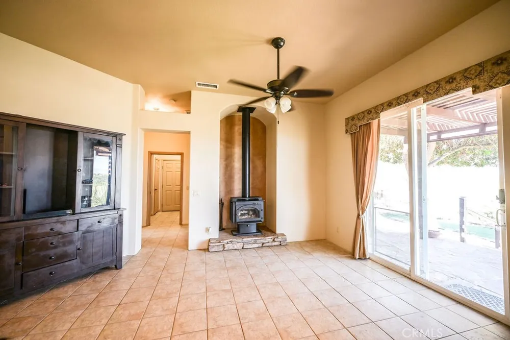 19217 Idaleona Perris, CA 92570