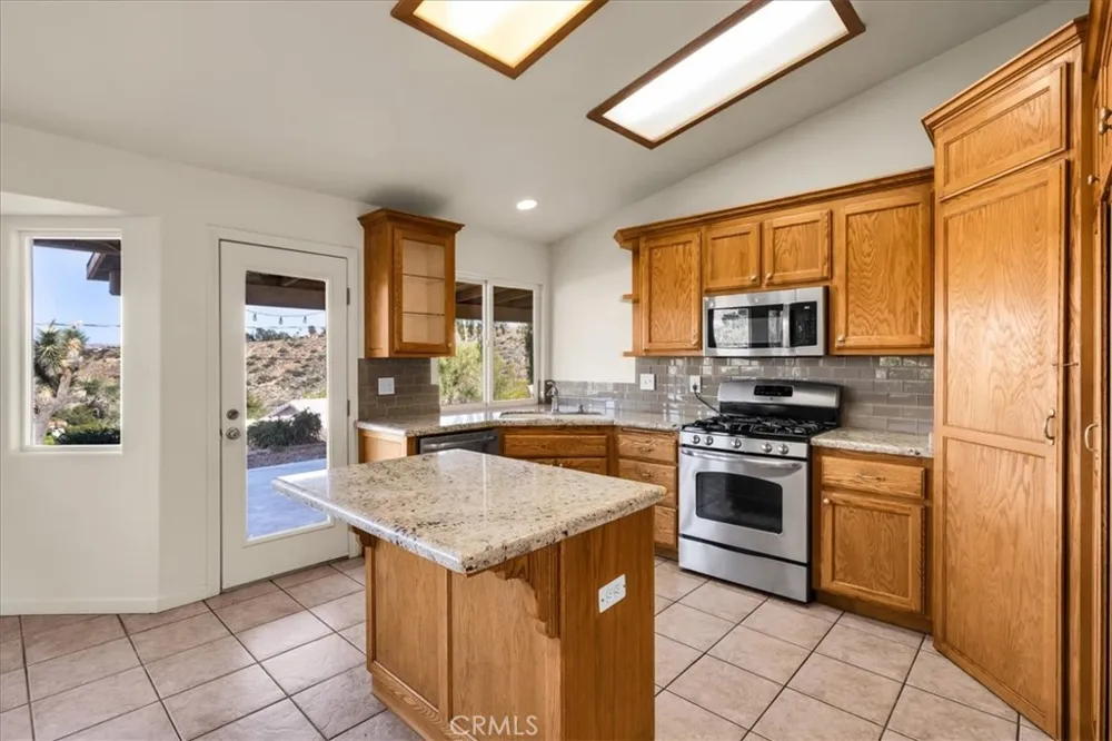 7655 Ventura Yucca Valley, CA 92284