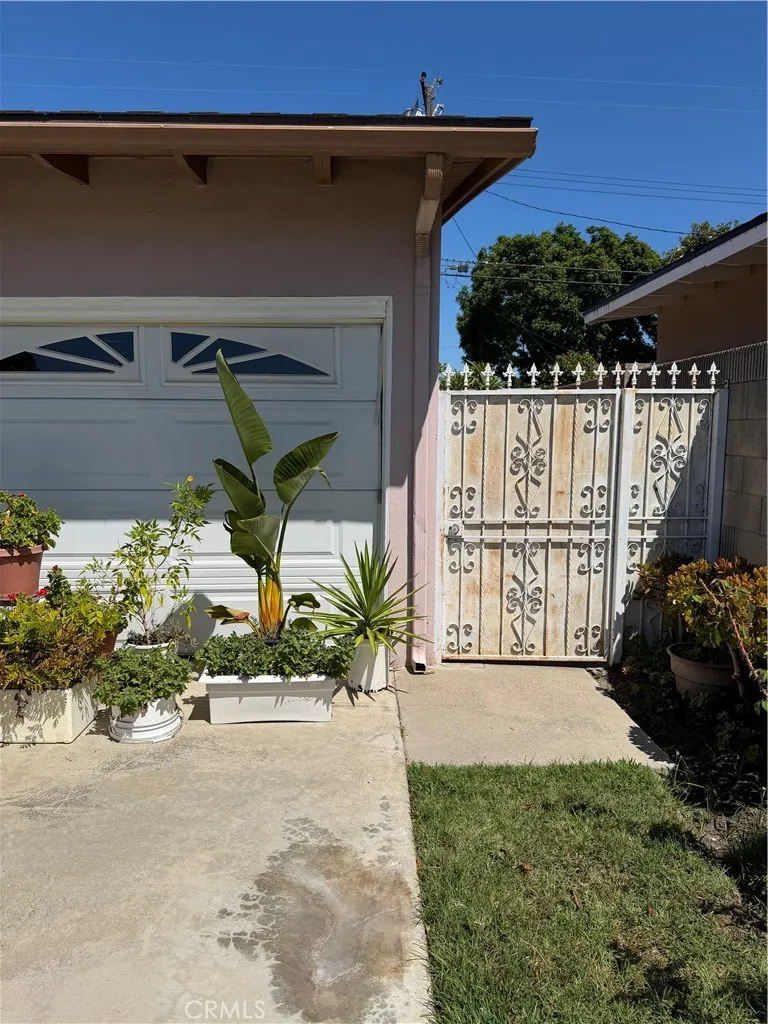 11882 easy way Garden Grove, CA 92840
