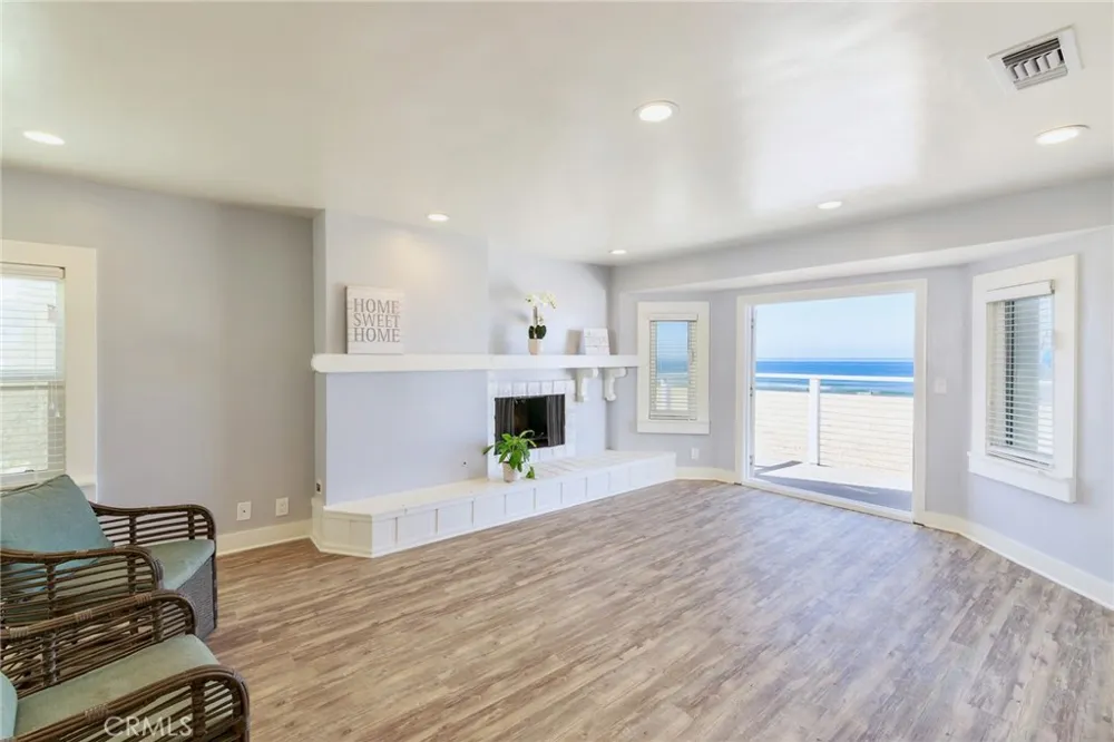1836 The Strand Hermosa Beach, CA 90254