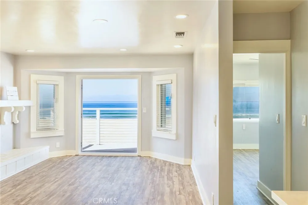1836 The Strand Hermosa Beach, CA 90254