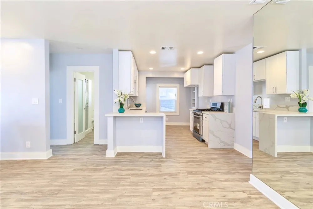 1836 The Strand Hermosa Beach, CA 90254
