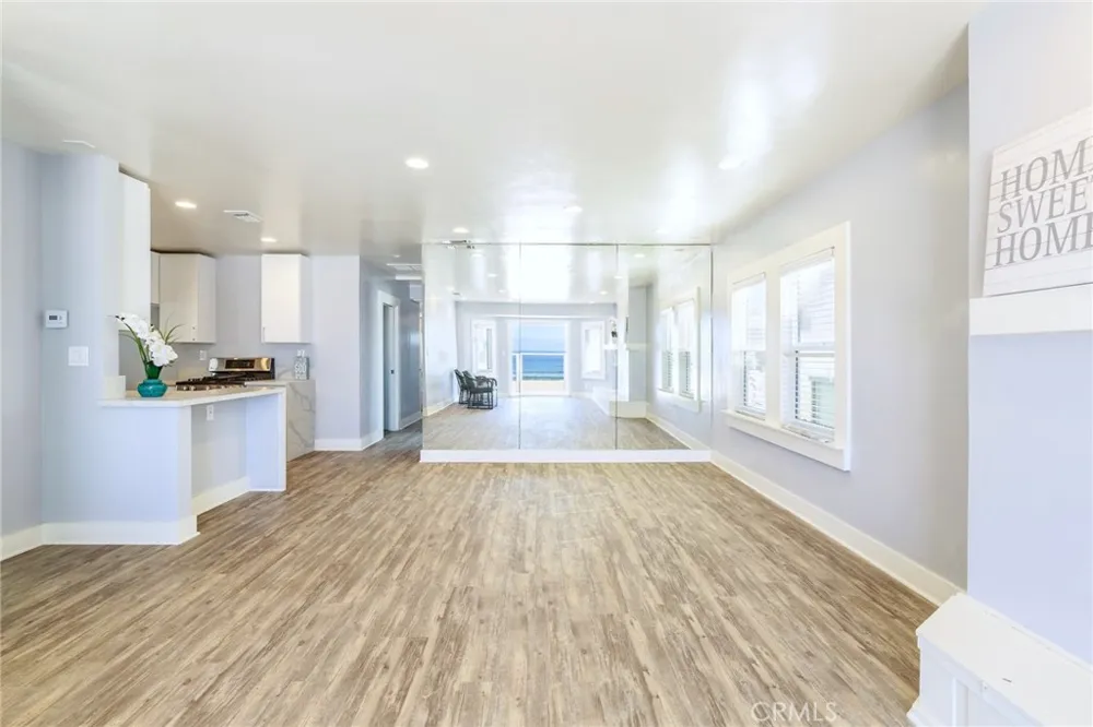 1836 The Strand Hermosa Beach, CA 90254