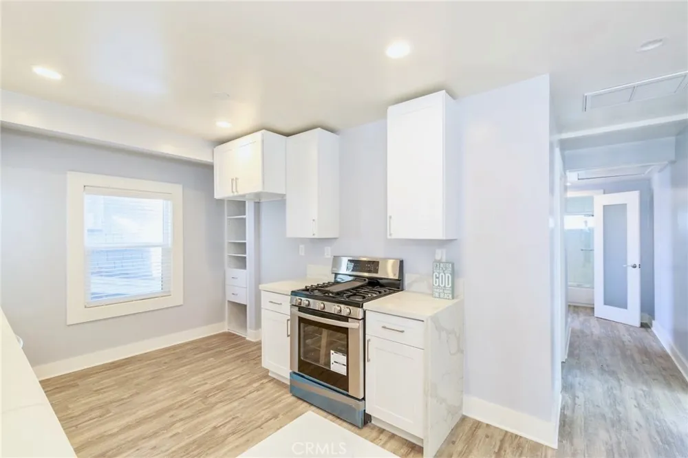 1836 The Strand Hermosa Beach, CA 90254