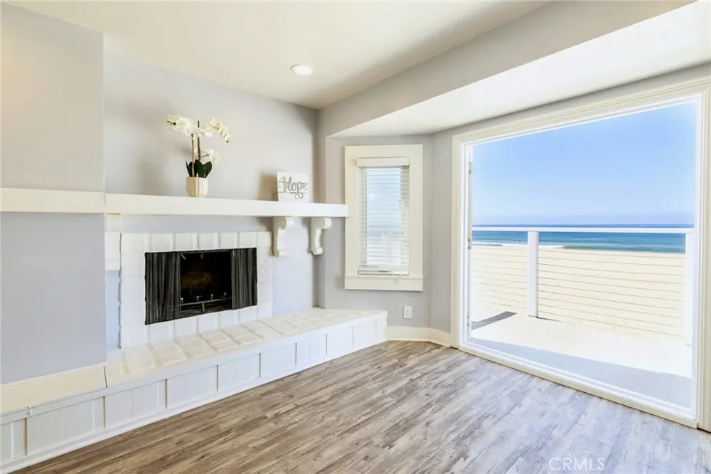 1836 The Strand Hermosa Beach, CA 90254