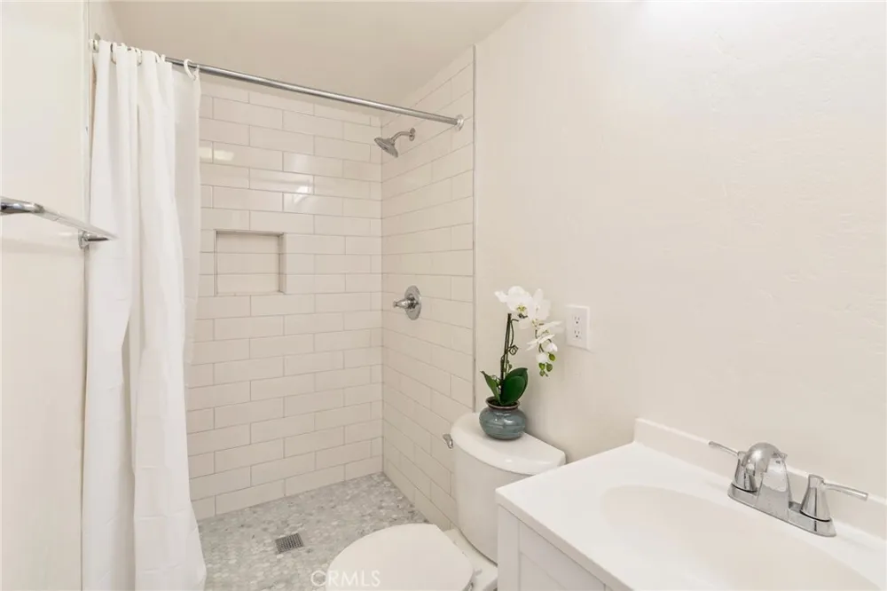 1836 The Strand Hermosa Beach, CA 90254