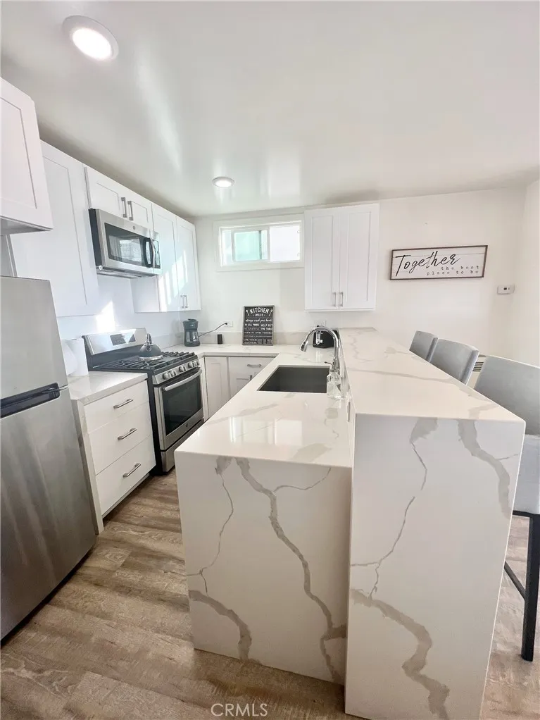 1836 The Strand Hermosa Beach, CA 90254