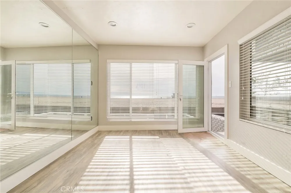 1836 The Strand Hermosa Beach, CA 90254