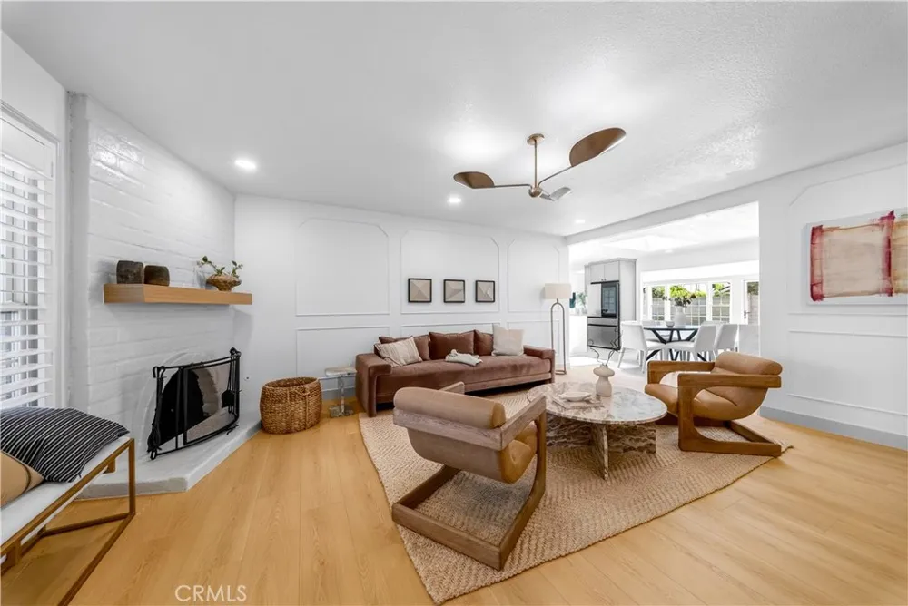 9574 Talbert Fountain Valley, CA 92708