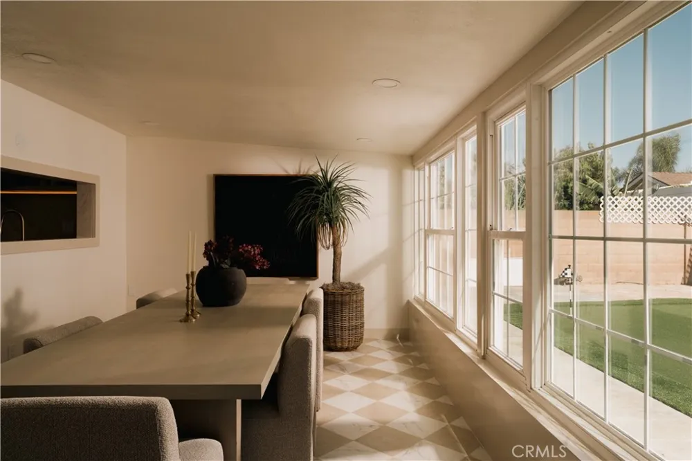 9574 Talbert Fountain Valley, CA 92708