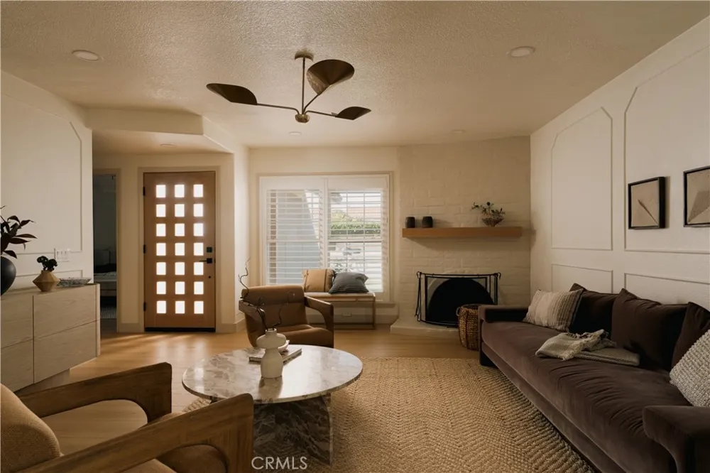 9574 Talbert Fountain Valley, CA 92708