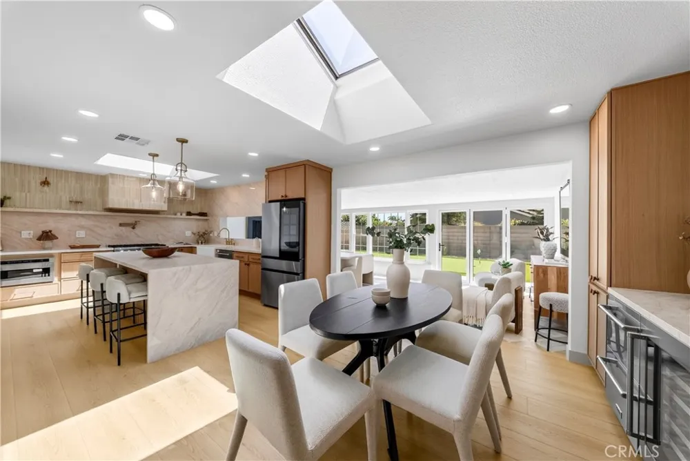 9574 Talbert Fountain Valley, CA 92708
