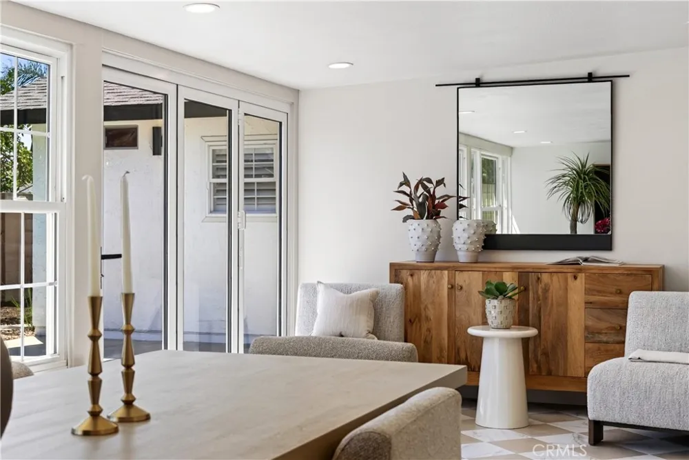 9574 Talbert Fountain Valley, CA 92708