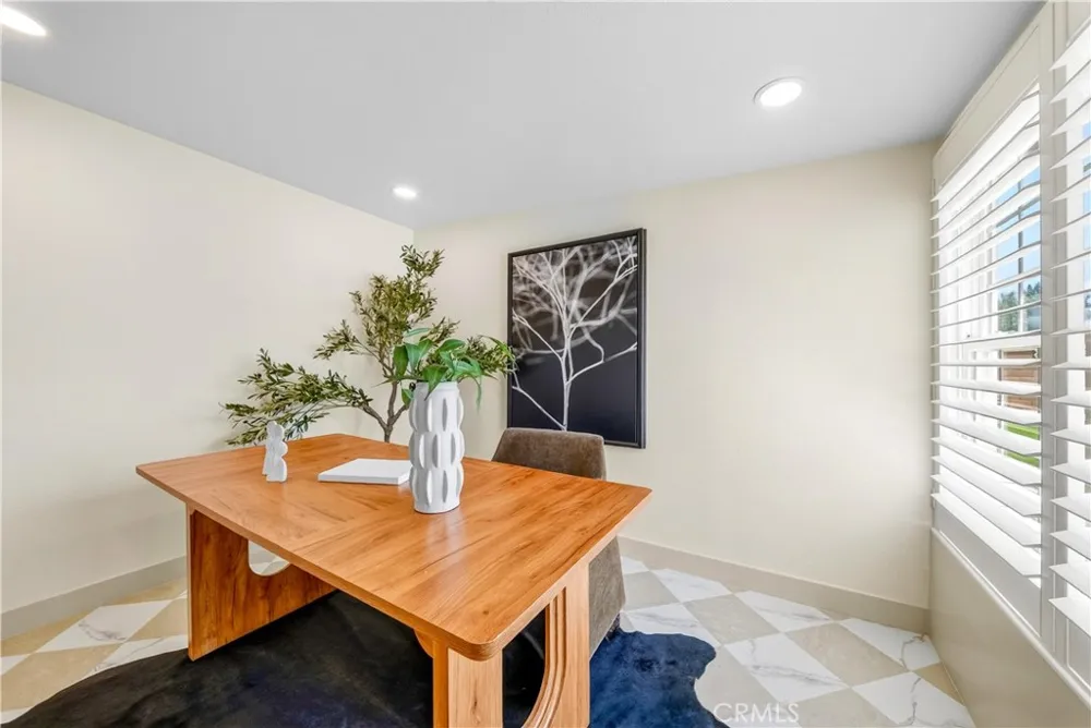 9574 Talbert Fountain Valley, CA 92708