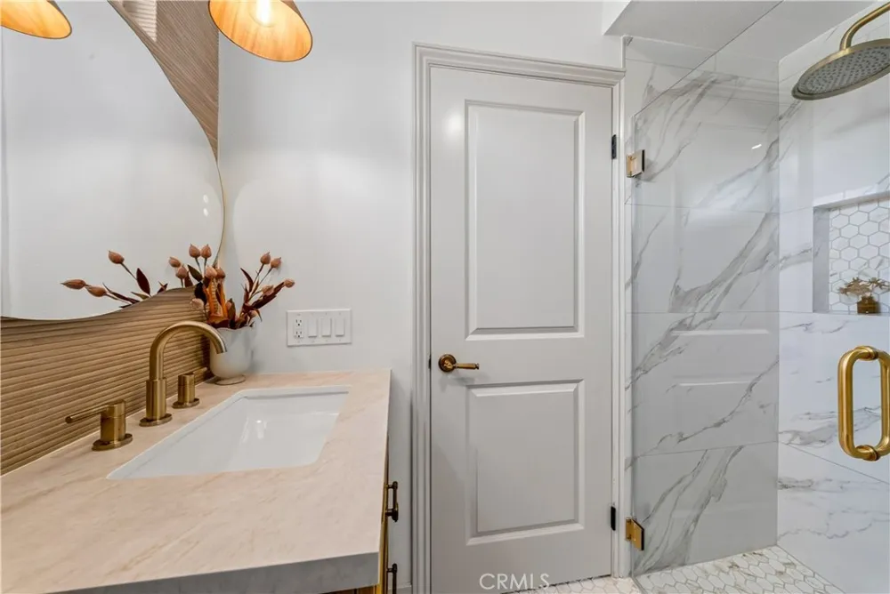 9574 Talbert Fountain Valley, CA 92708