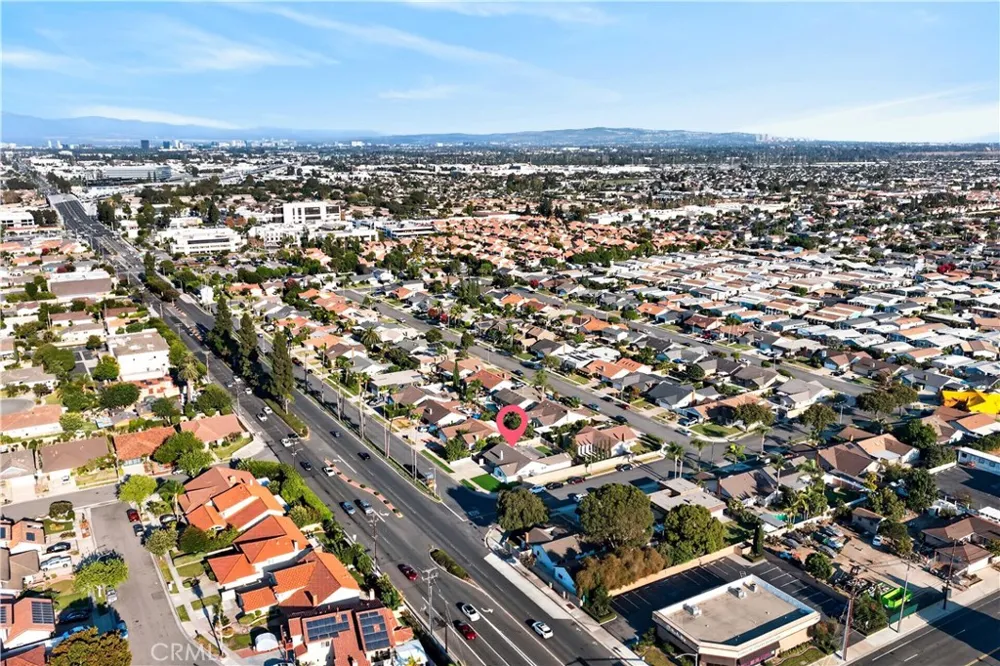 9574 Talbert Fountain Valley, CA 92708