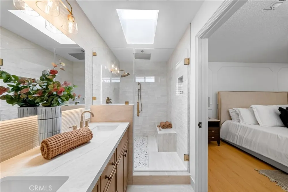 9574 Talbert Fountain Valley, CA 92708