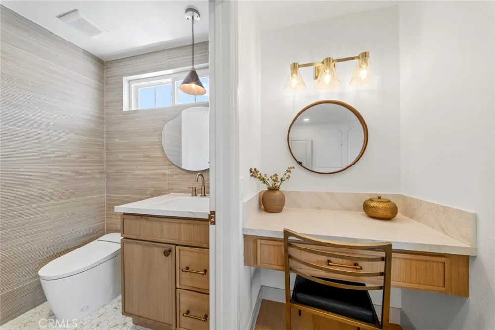 9574 Talbert Fountain Valley, CA 92708