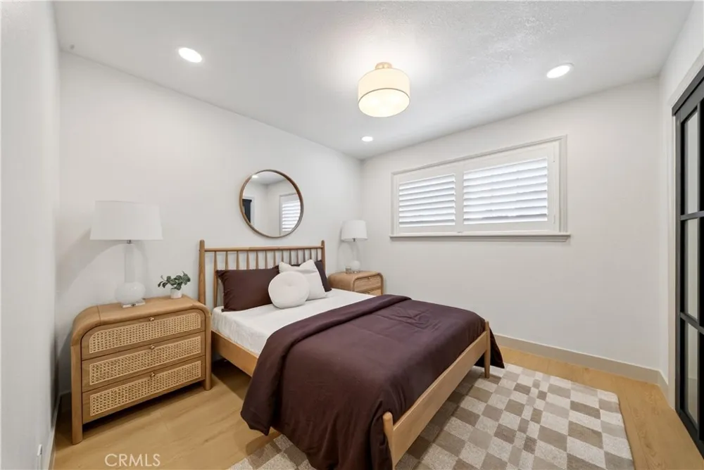 9574 Talbert Fountain Valley, CA 92708