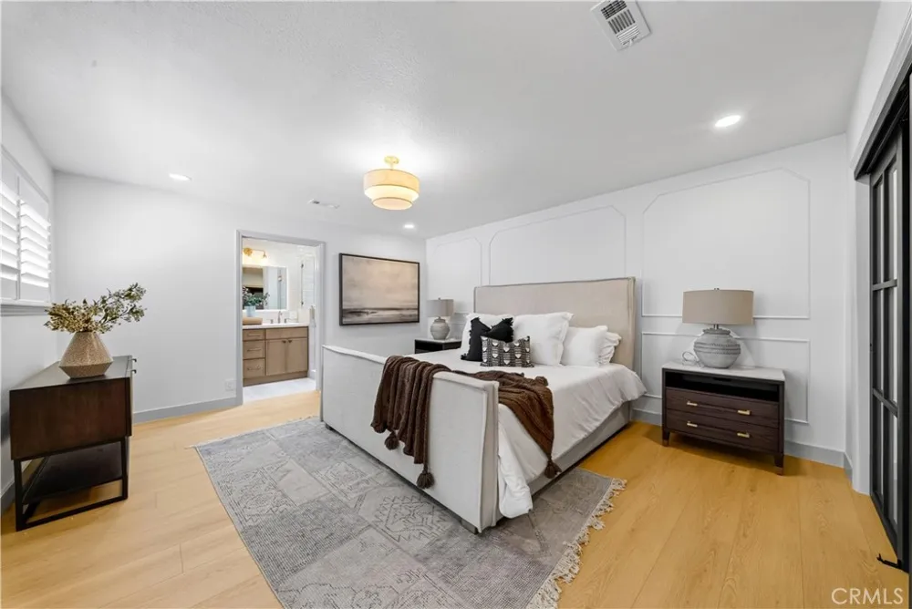 9574 Talbert Fountain Valley, CA 92708