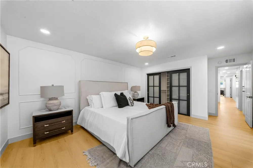 9574 Talbert Fountain Valley, CA 92708