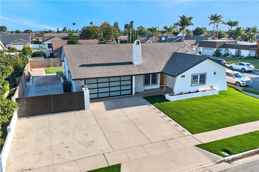 9574 Talbert Fountain Valley, CA 92708