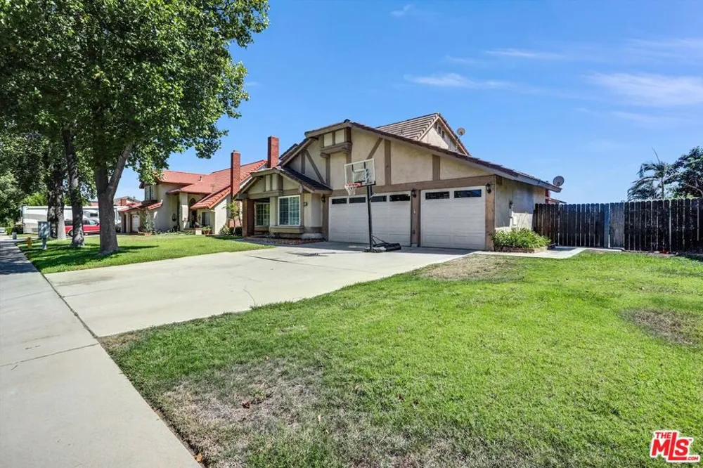 619 W Arbeth Street Rialto, CA 92377