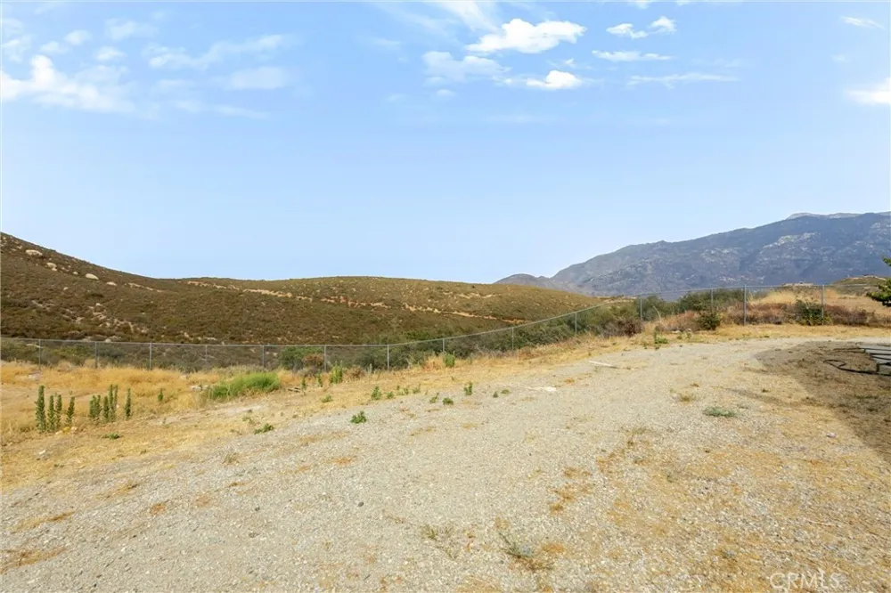 47180 Woodcliff Drive Banning, CA 92220