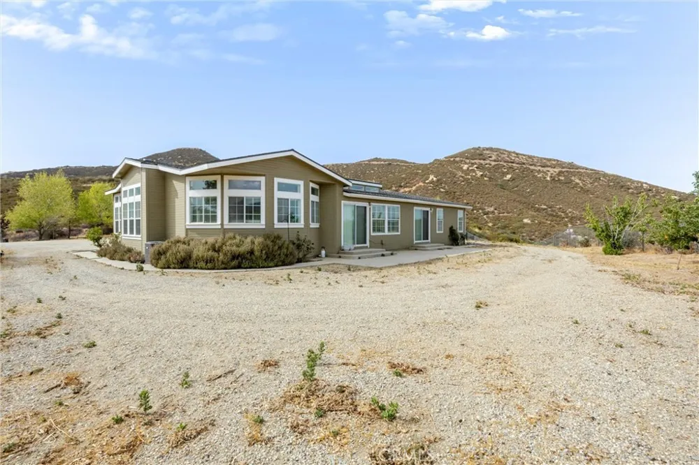 47180 Woodcliff Drive Banning, CA 92220