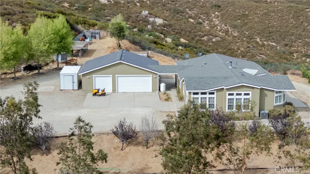47180 Woodcliff Drive Banning, CA 92220