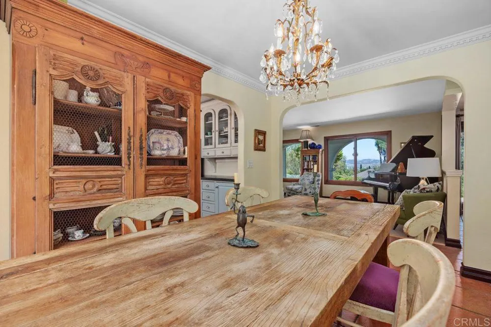 345 Osborne Street Vista, CA 92084